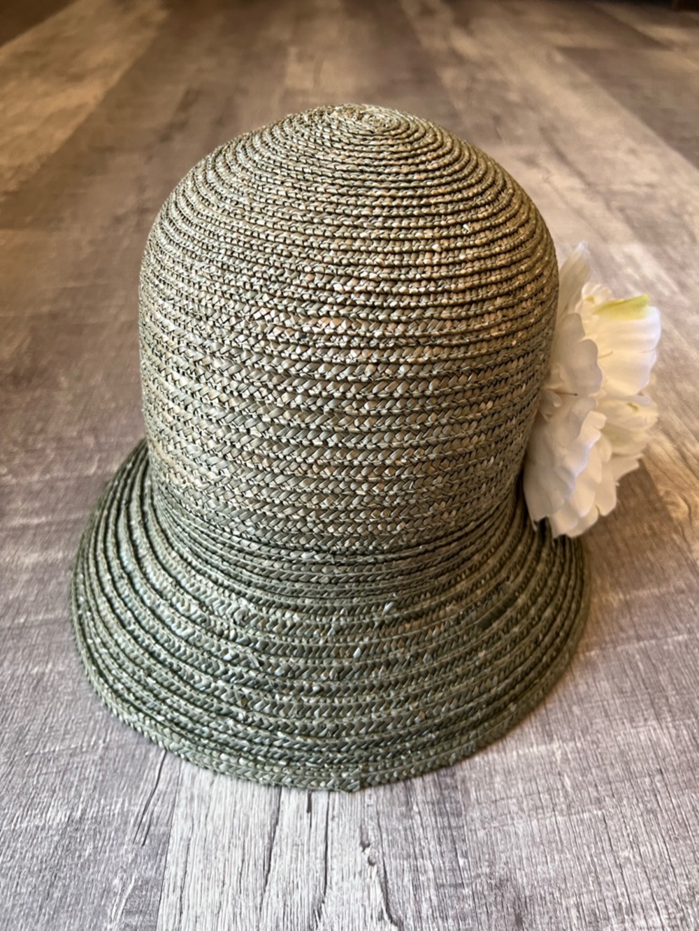betmar sage green braided straw cloche with white floral tag - Picture 3 of 12